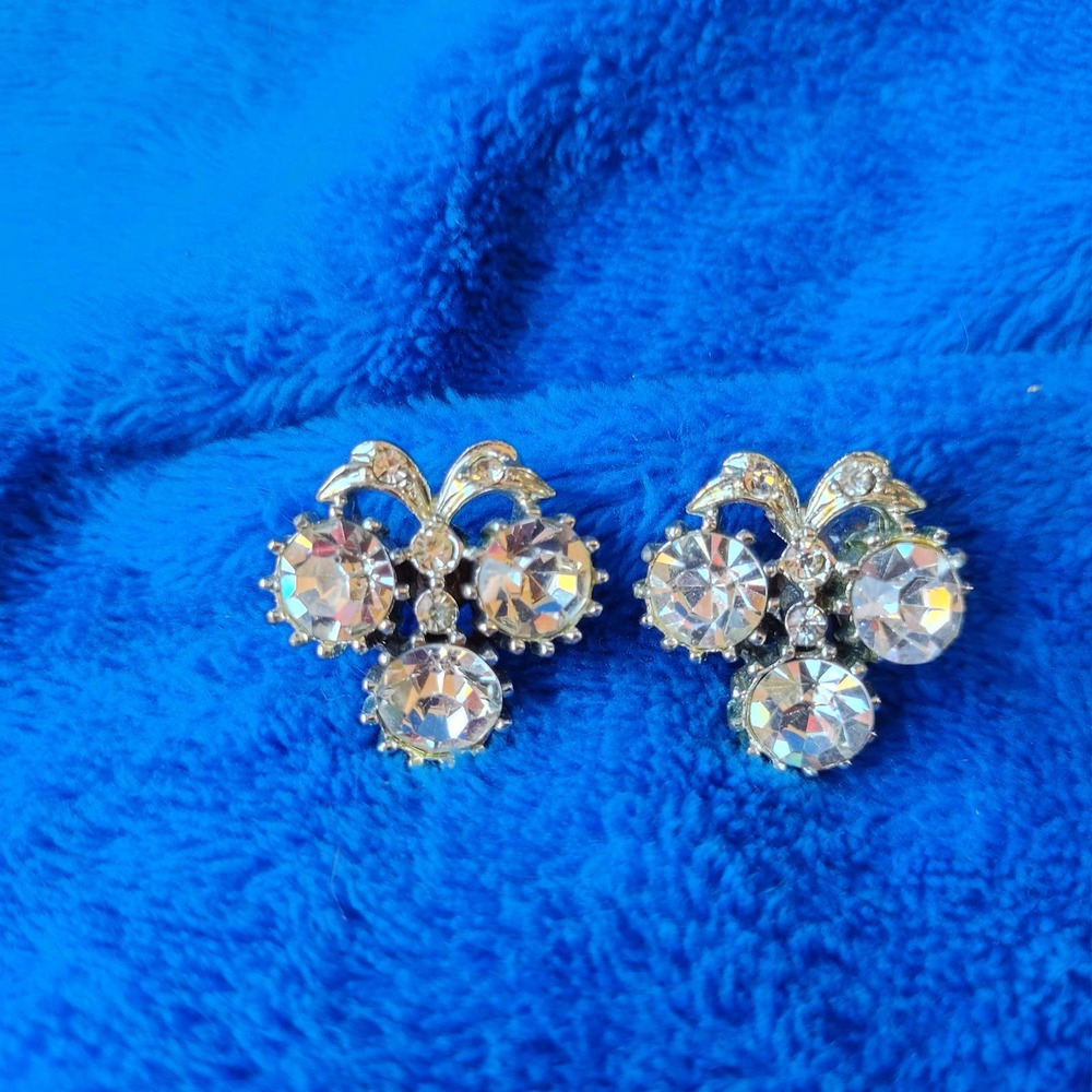 Vintage 1950s Round Glass Rhinestone Silver Tone Screw Back Earrings